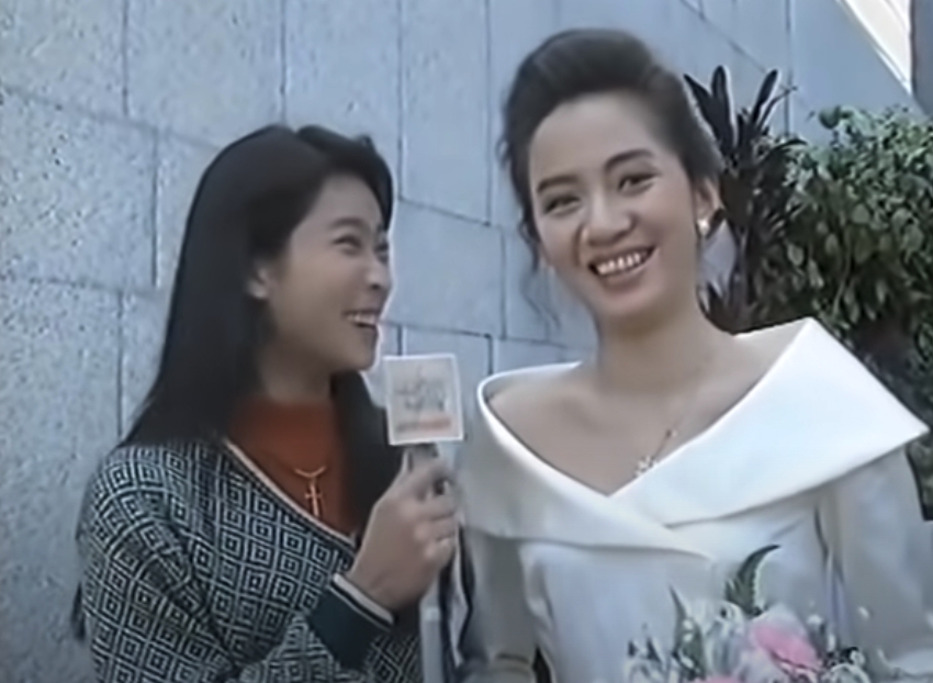 一身白裙做姐姐伴娘