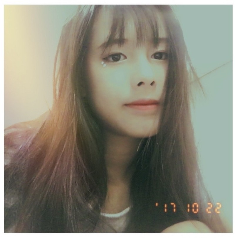 中學時的Alice樣子跟現時幾乎沒有太大分別~