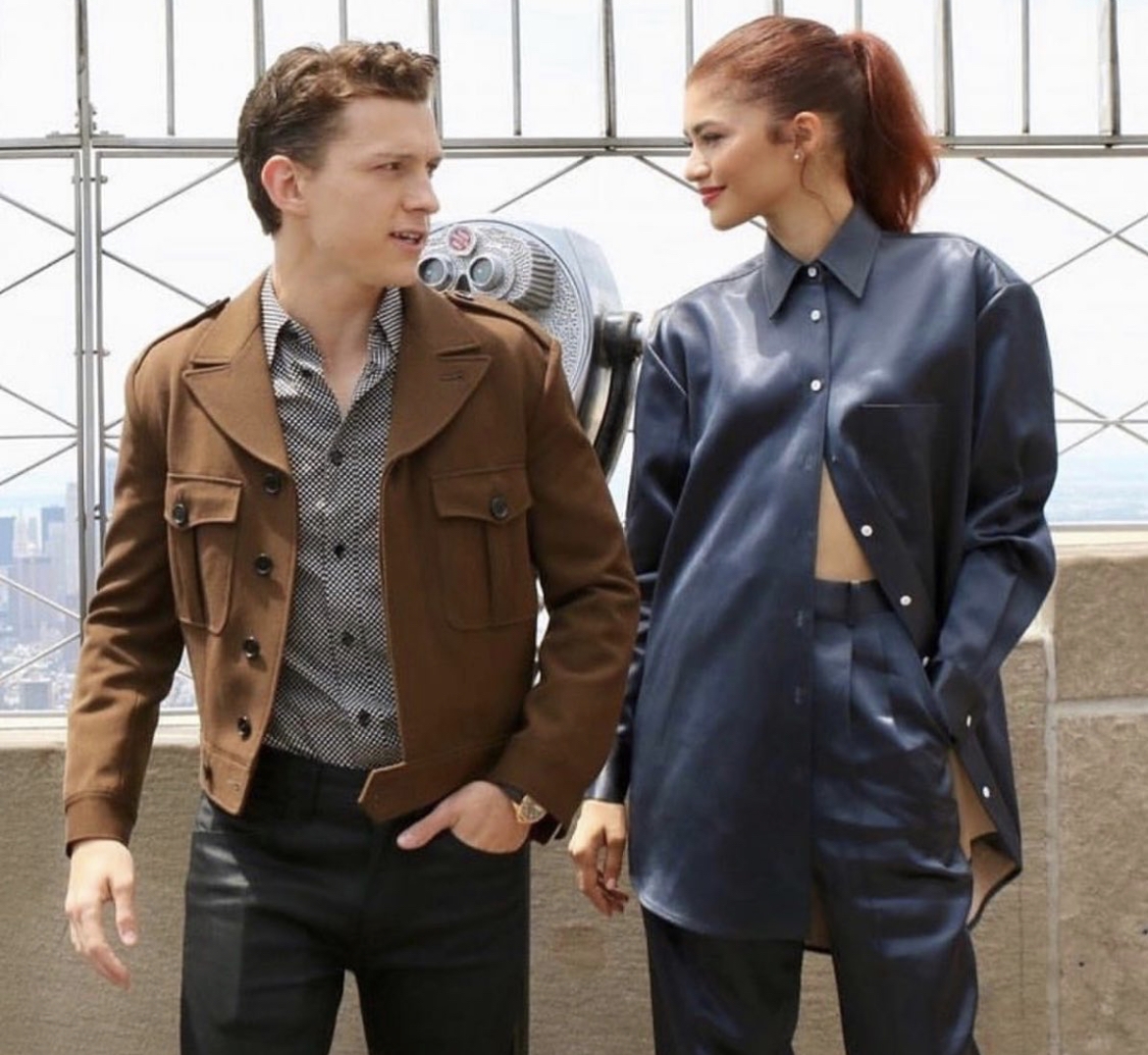 Tom Holland早前就跟女友一同到倫敦宣傳新片~