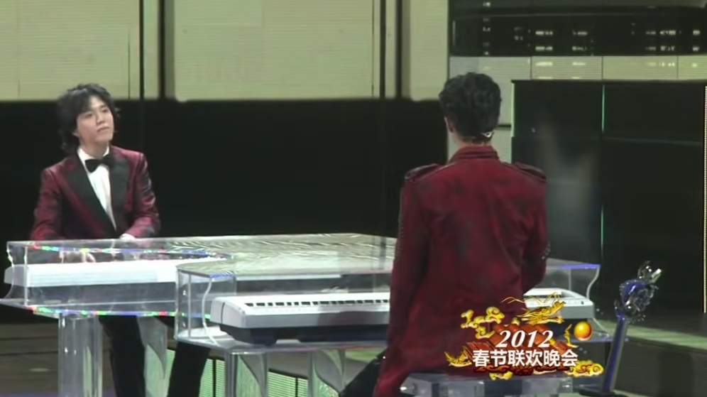 因春晚合作被傳足8年