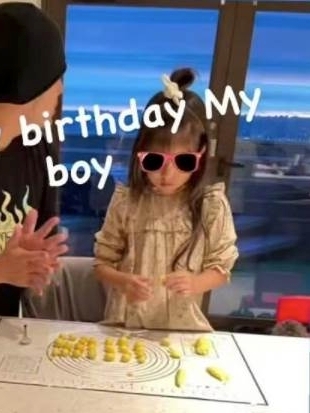 6歲囡囡Hathaway顏值超高,五官精緻!