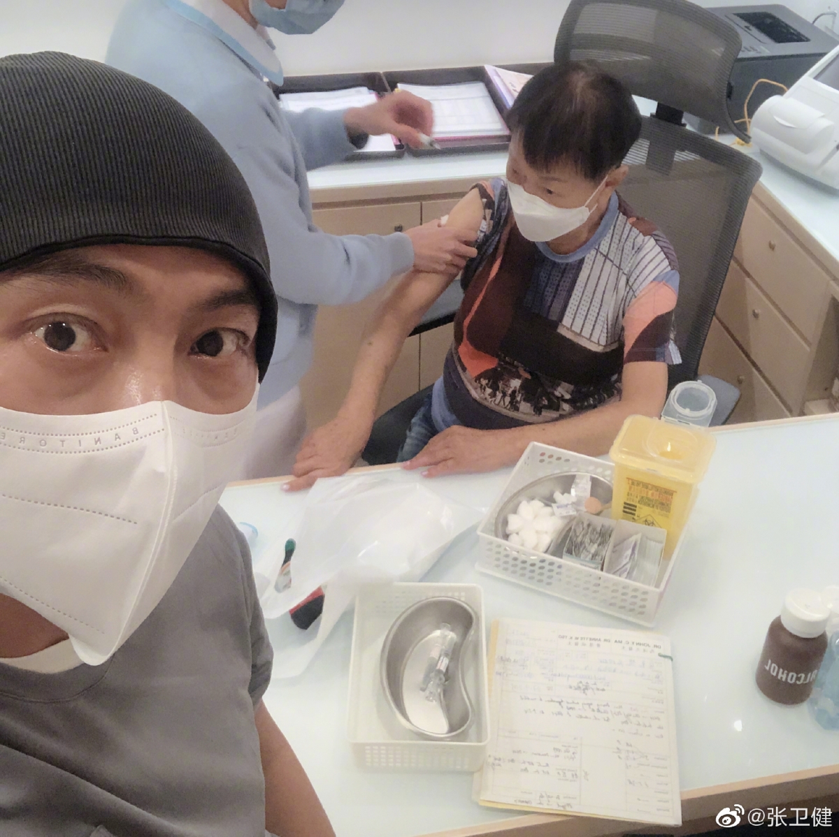 留港照顧母親