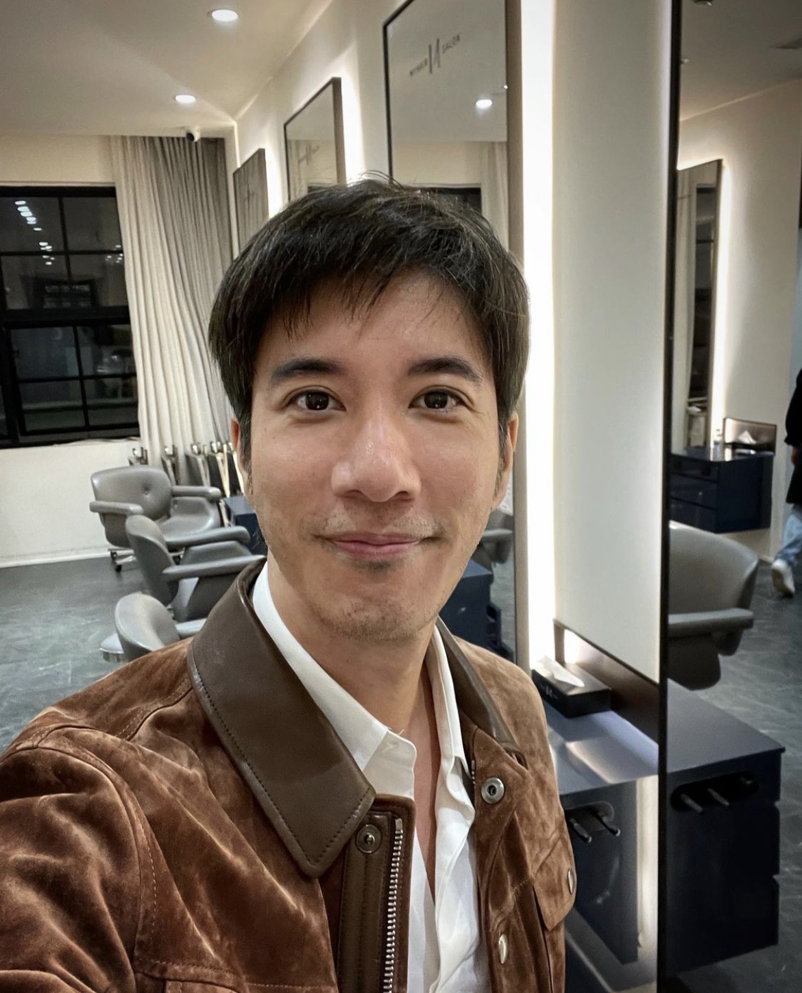 他卻曾在節目中自嘲自己是「家族當中學歷最弱的」!