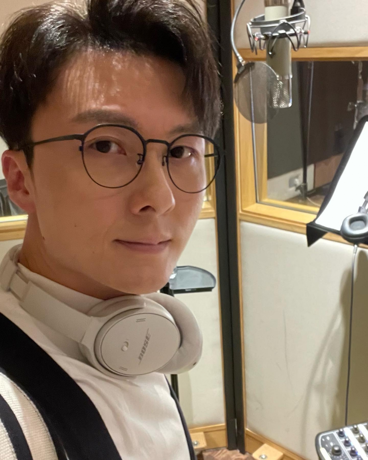 王浩信婚前曾被爆與模特兒Cammi疑似偷食。