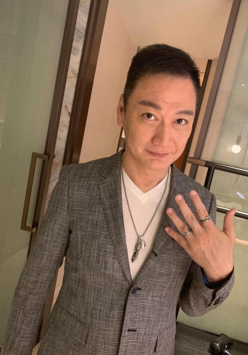 陶大宇在2006年曾被傳出軌郭羨妮,一年後更與太太黃寶慧離婚。