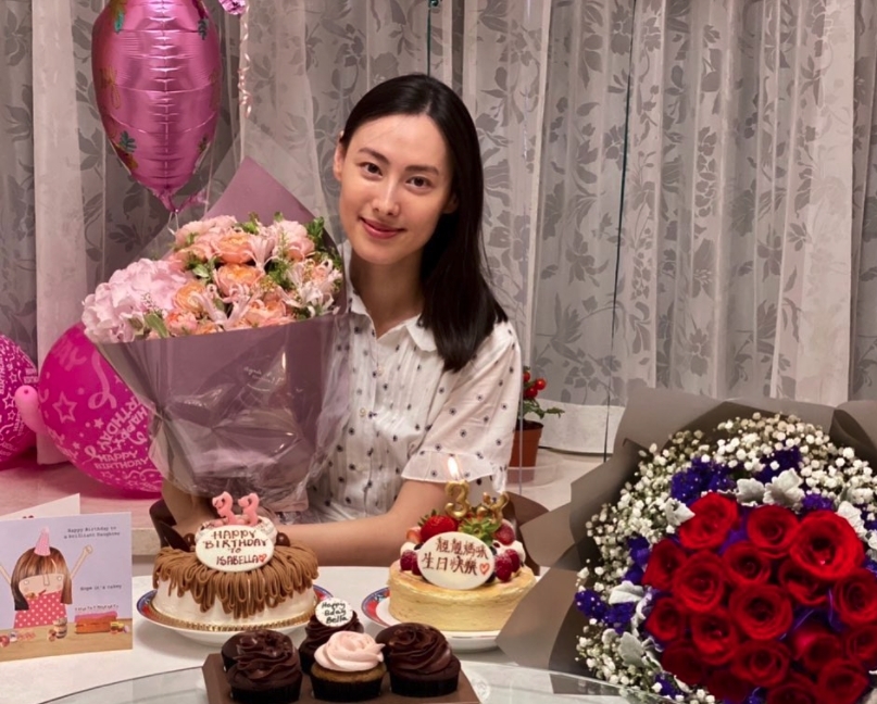 梁洛施當年為富商李澤楷誕下3子~