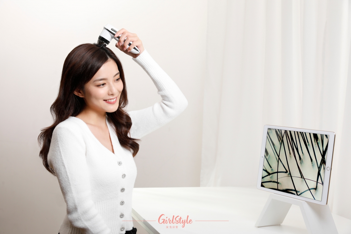 使用頭皮檢測儀深入觀察使用科研去屑洗髮露前後的分別