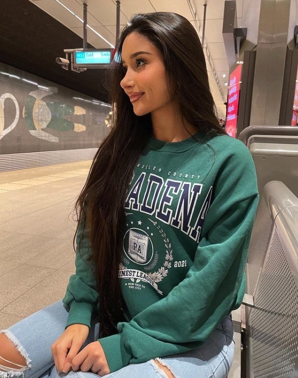 原來裙子是新娘自己選的