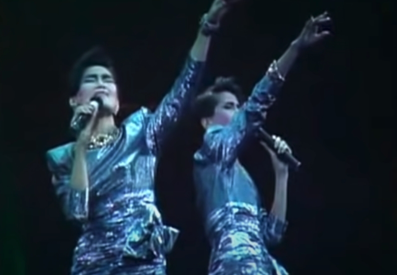 梅愛芳雖不及妹妹,但無損兩人親情