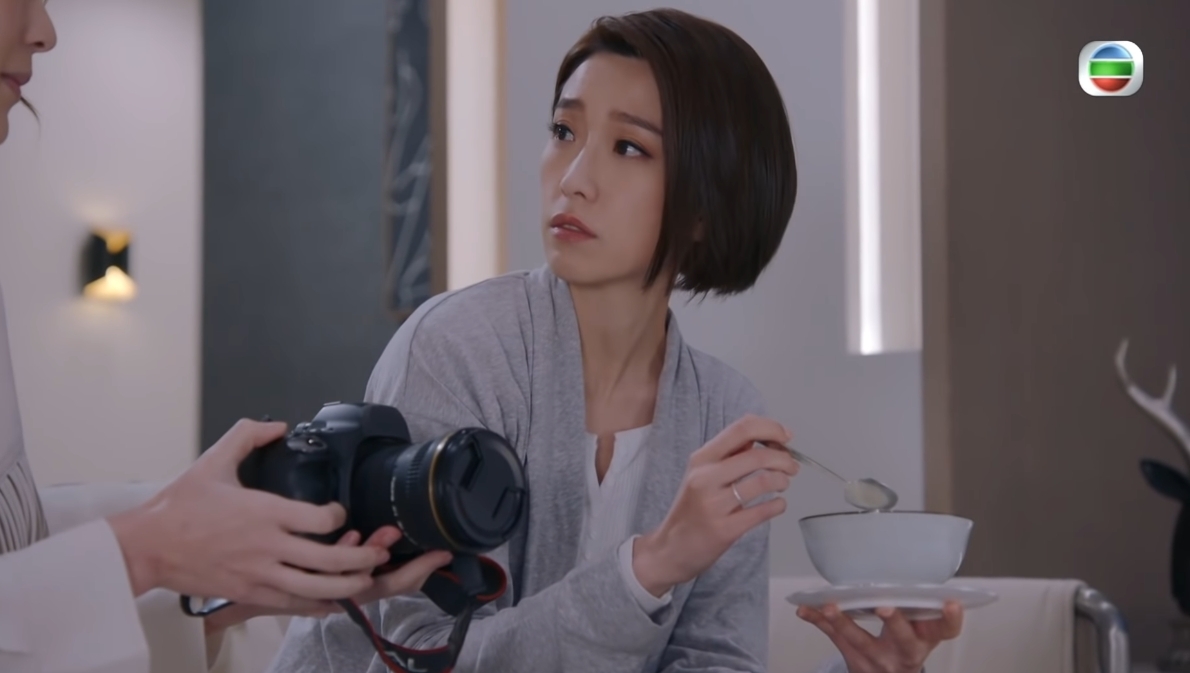 眼神有戲~