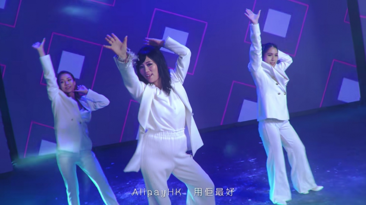 七師傅更變成唱跳歌手出MV~