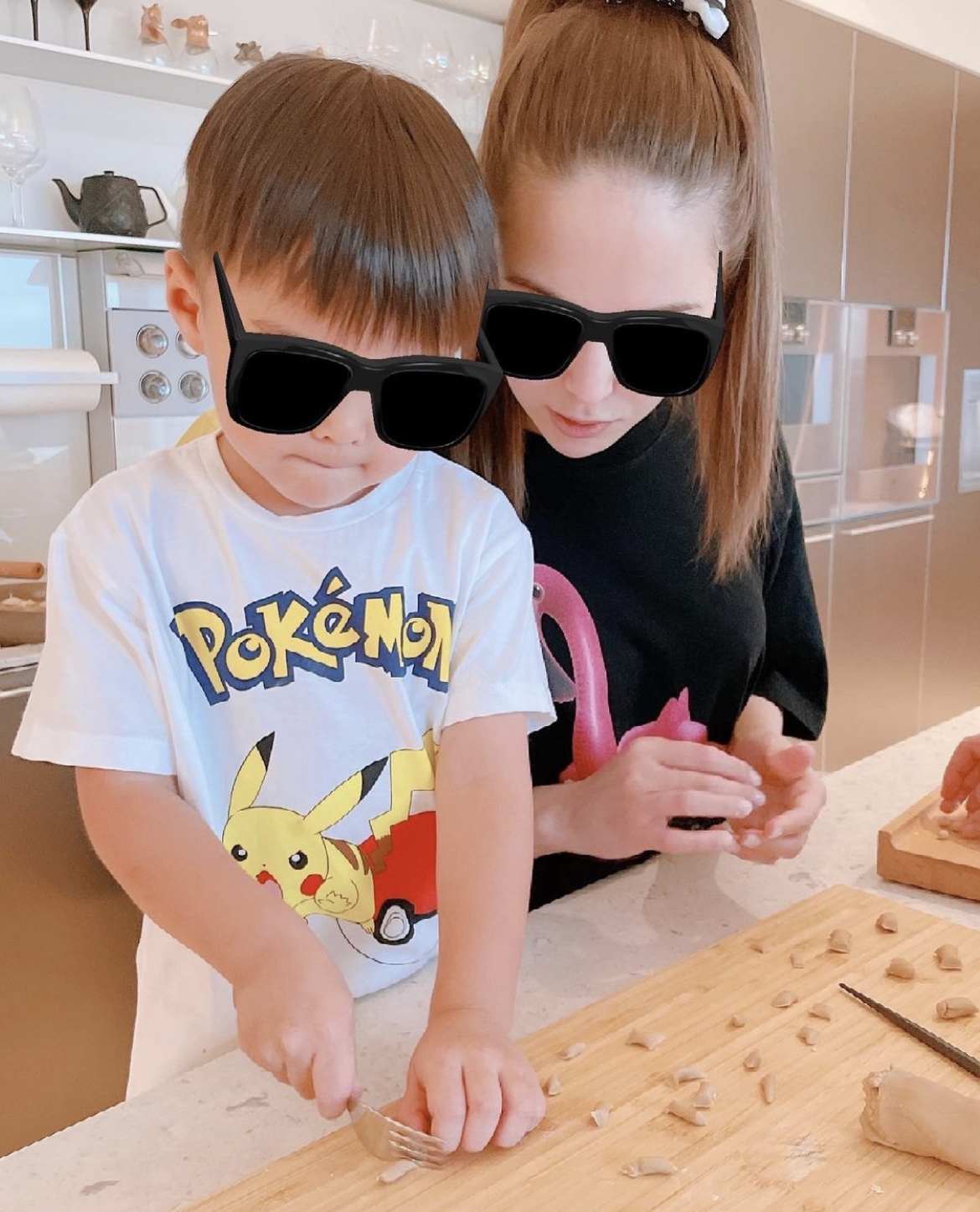 不少網民都表示Romeo的鼻和嘴跟周杰倫如同倒模一樣!