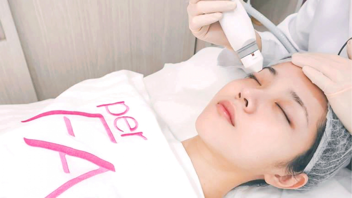 perFACE智能定位膠原眼袋槍可以撫平眼紋、去除眼袋、淡化黑眼圈及改善下垂眼皮等。