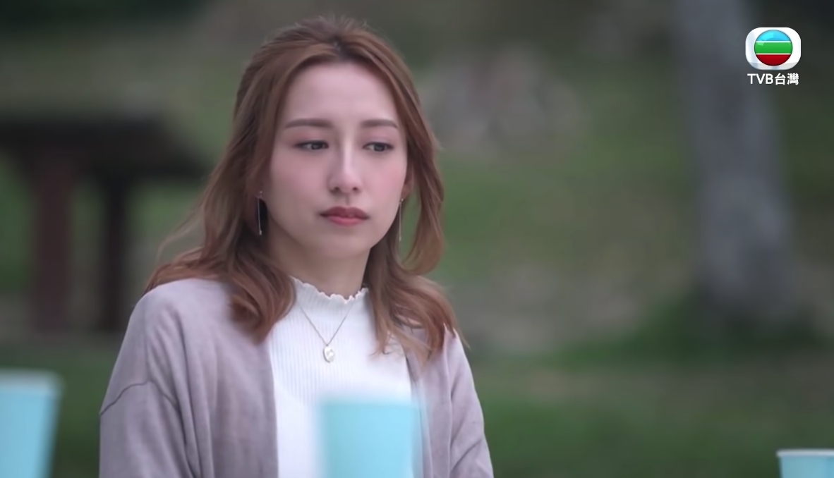 港女因為自己男友太多女性朋友而吃醋