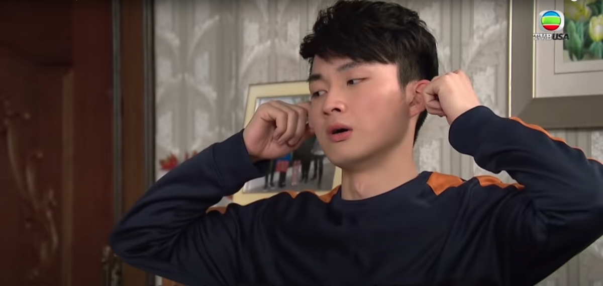 網民在討論區就「一人一個男仔約女仔出街會扣分嘅行為」發起討論!