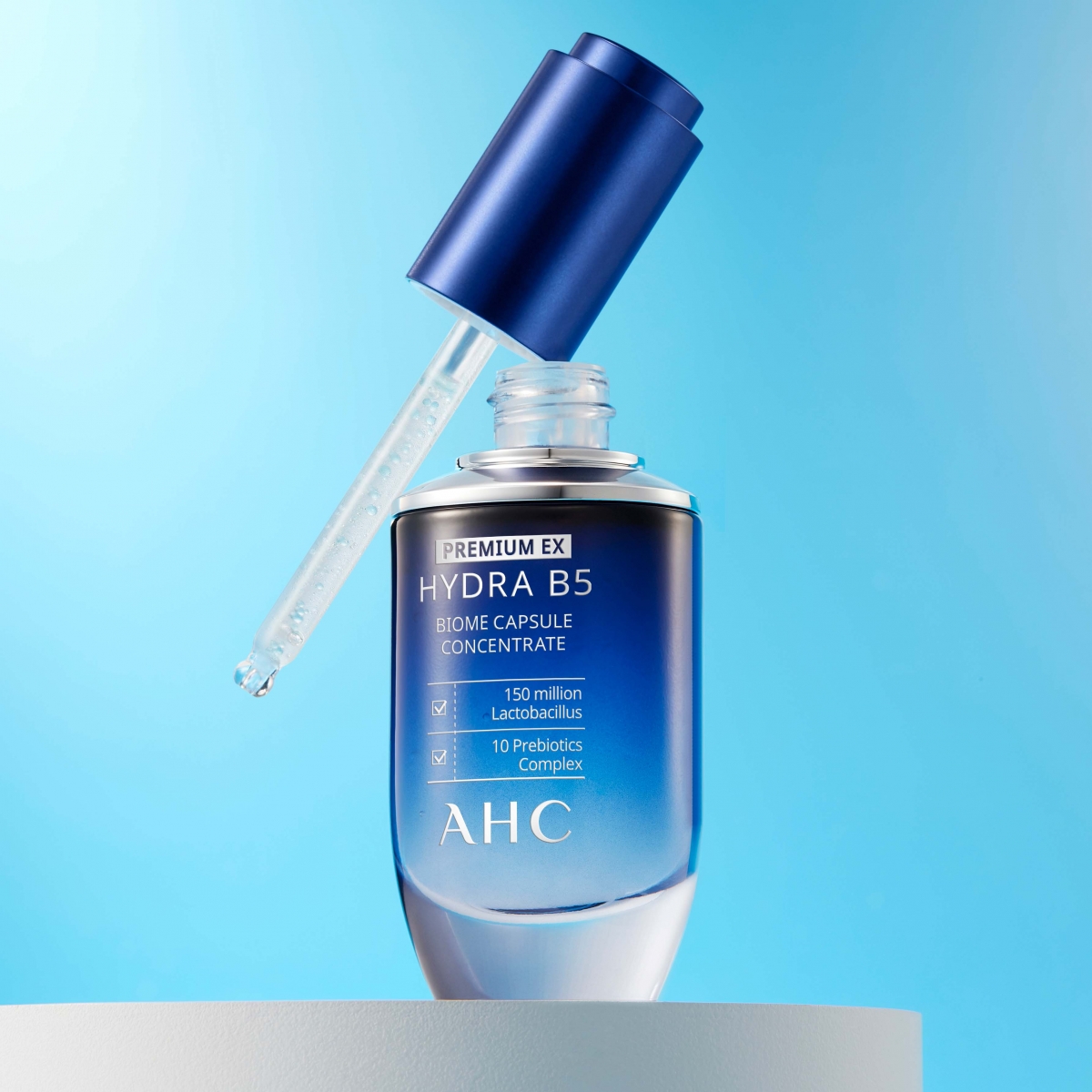 AHC神搭配肌底液提升皮膚吸收力，有效地吸收後續精華。