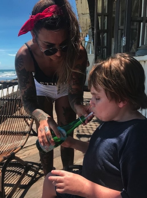 Jimmy需要Niki全天候照顧。