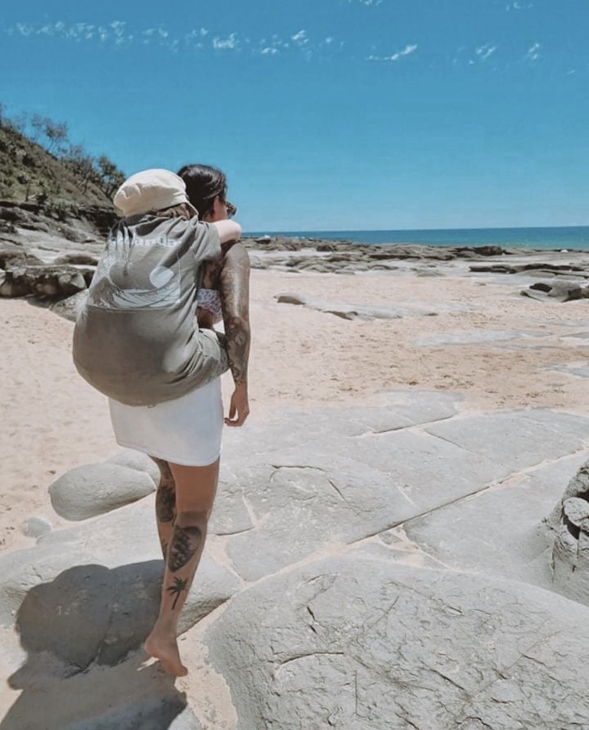 Niki每一日堅持揹着Jimmy！