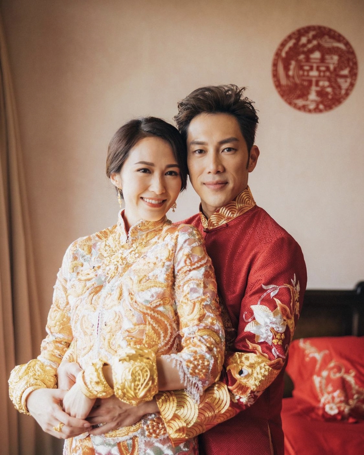 湯怡與排舞師麥秋成於2021年初突然宣佈奉女成婚,震撼娛樂圈!