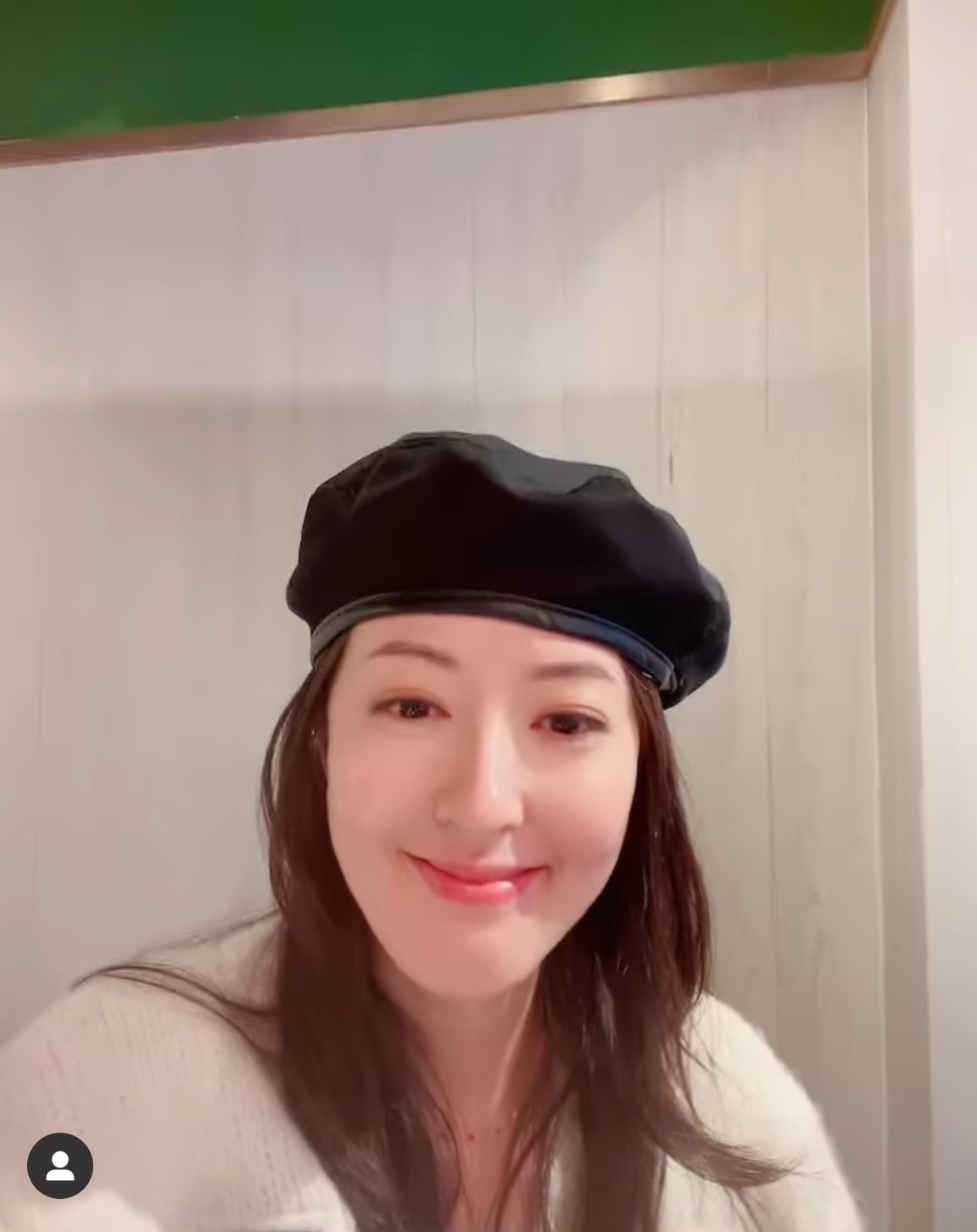 有網民認為唐詩詠現時的妝容跟3年前不同～