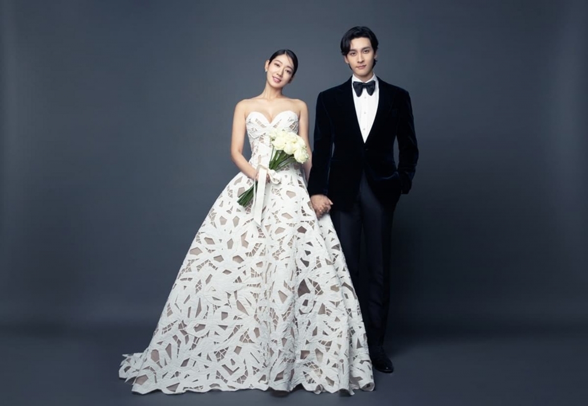 出自美國品牌Oscar de la Renta