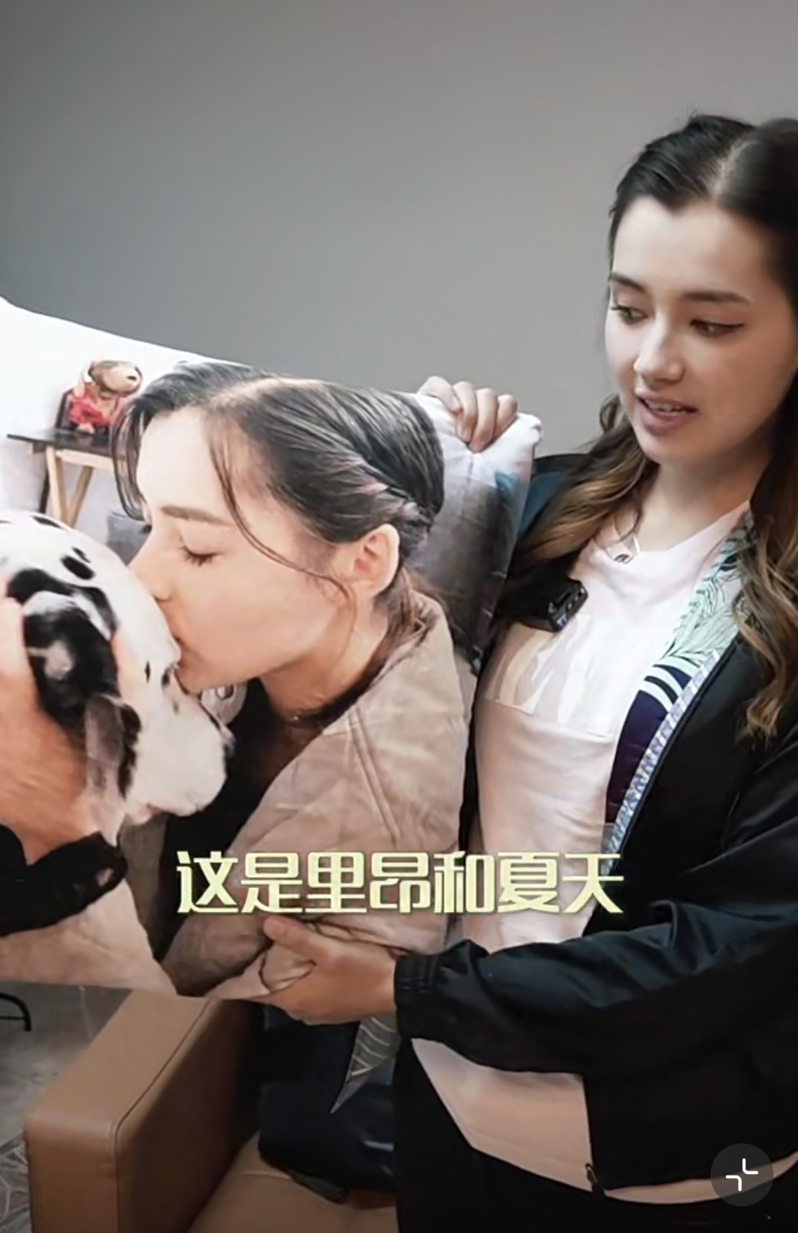 兩個咕?都印有Lisa和狗仔的合照!
