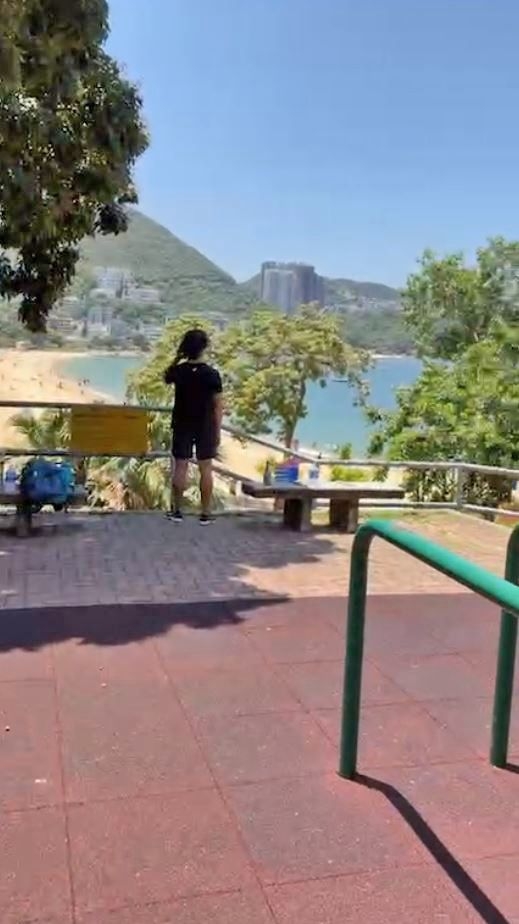 鄭伊健的背影~