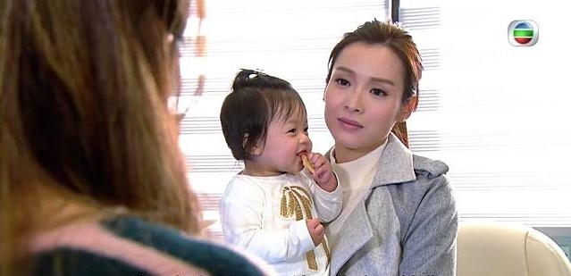 大嫂第二胎竟然生了雙胞胎女嬰!