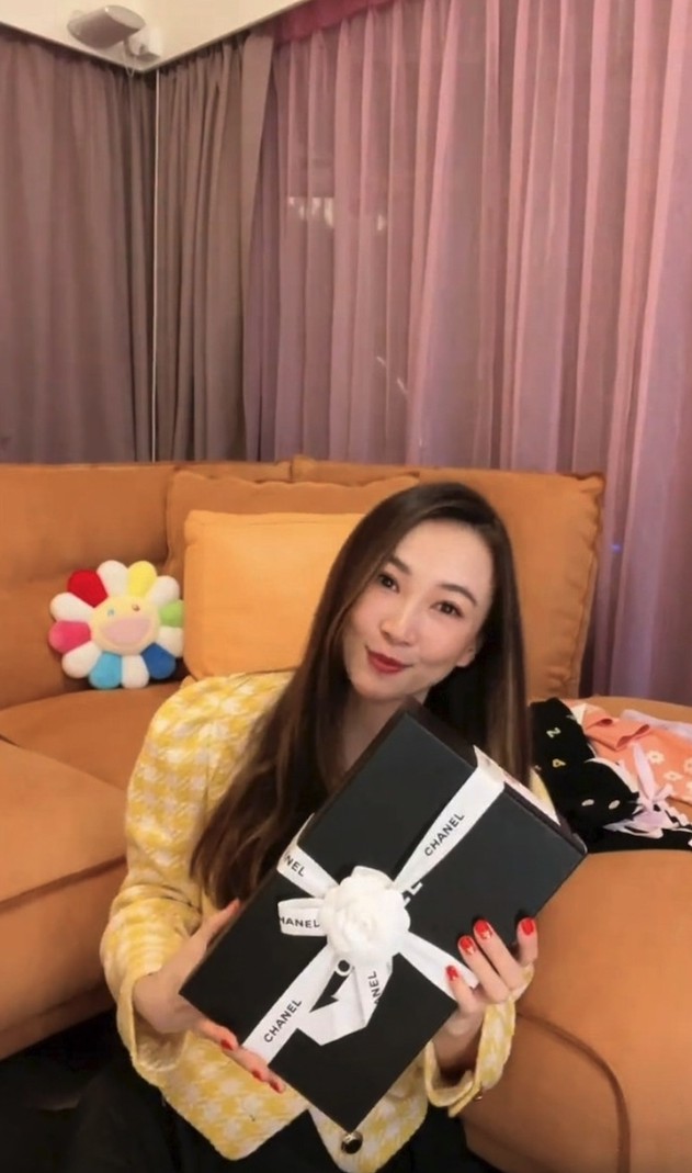 諸葛紫岐拍片開箱 Chanel 2022春夏預告系列,大曬戰利品!