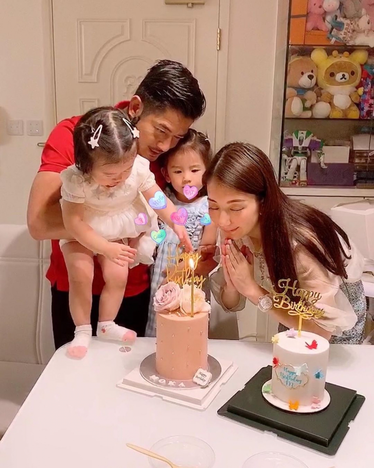 享一家四口為方媛慶祝生日的家庭照亦疑似曝光豪宅飯廳的位置~