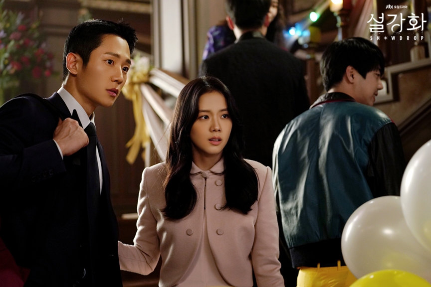 2022大熱復古穿搭 - 連身裙搭小西裝褸