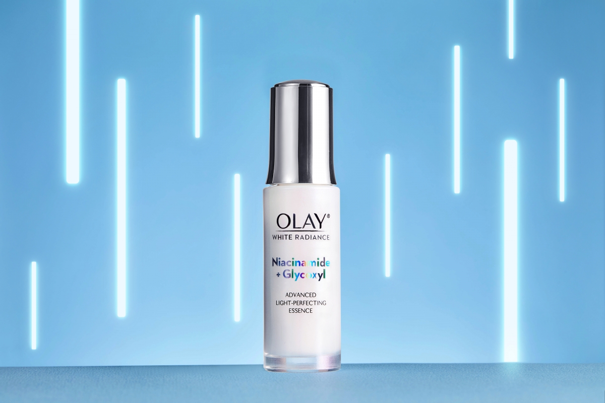 OLAY超人氣抗糖精華蘊含提取自白睡蓮花嘅權威抗糖成分革糖素,提升肌膚水潤度及透白度,散發亮白光芒。