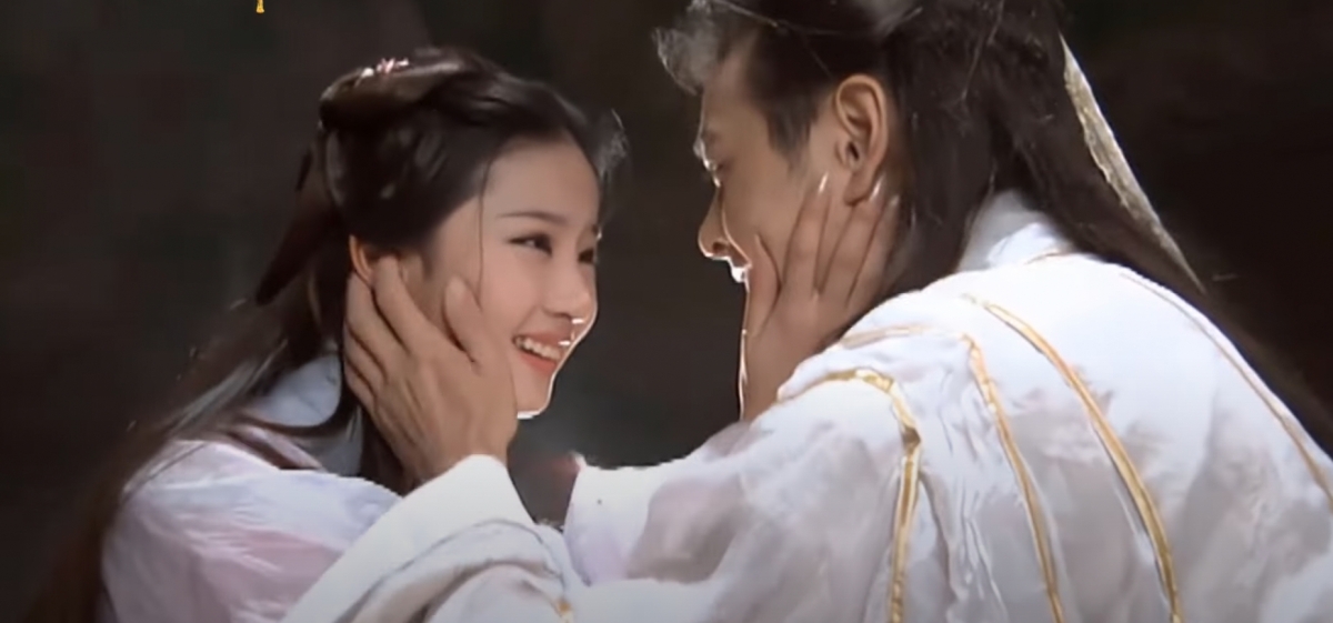 當年劉亦菲只有16歲,古裝造型相當清純!