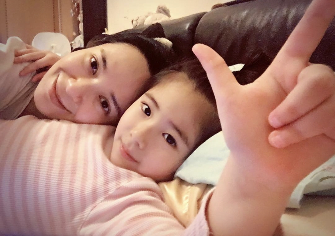 不少網民將焦點放在郭羨妮9歲的囡囡Kylie身上!