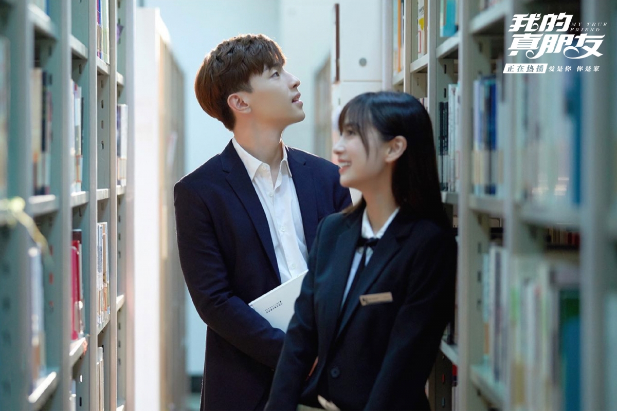 有傳有人拍到Angelababy和鄧倫「車震」,掀起網民熱論!