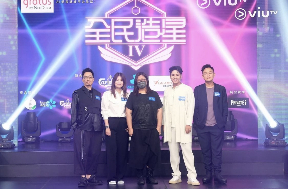 有網民就分析認為有可能是指COLLAR的經理人Wing！