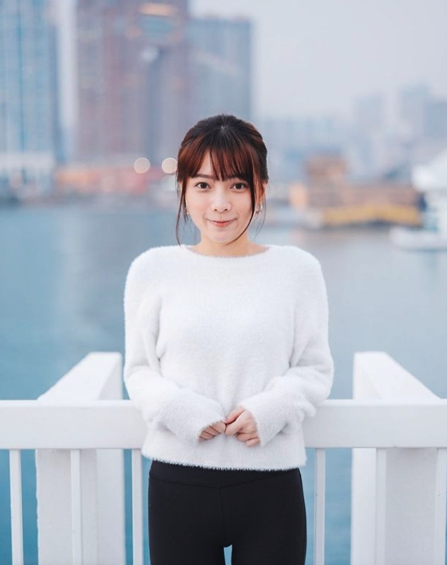 被自稱舊同學的網友們紛紛爆料