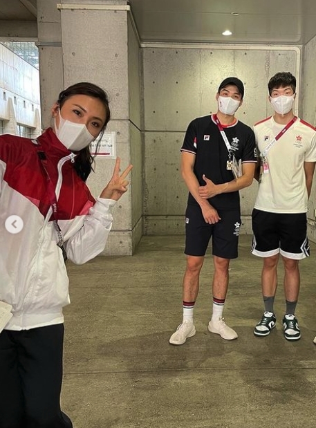 張家朗當時也有一絲錯愕和尷尬？