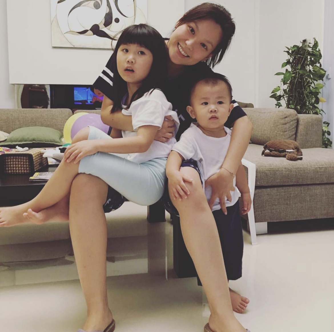 身為兩位小孩之母的Sammie近日登上香港開電視節目《學霸睇樓團》作客~