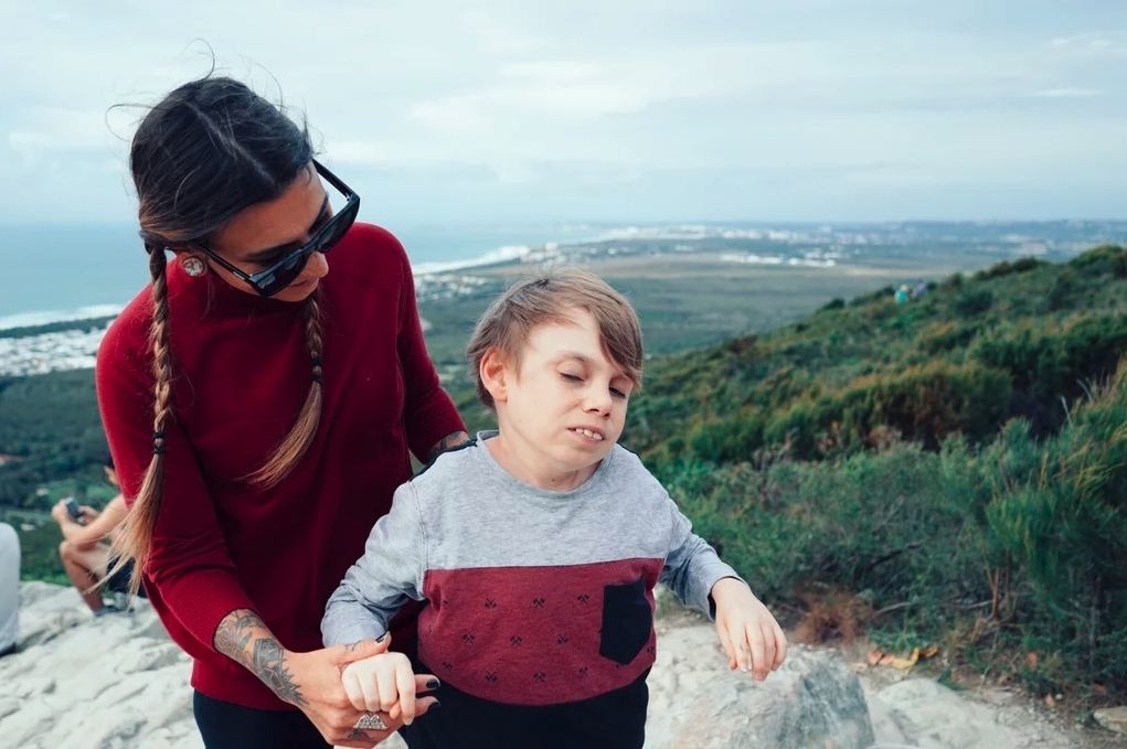 有時Niki會拖着Jimmy行一段小路。