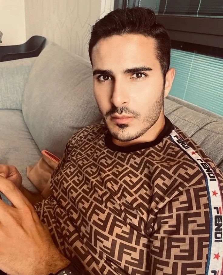 面對多名受害人的指控,Simon依然厚臉皮地否認