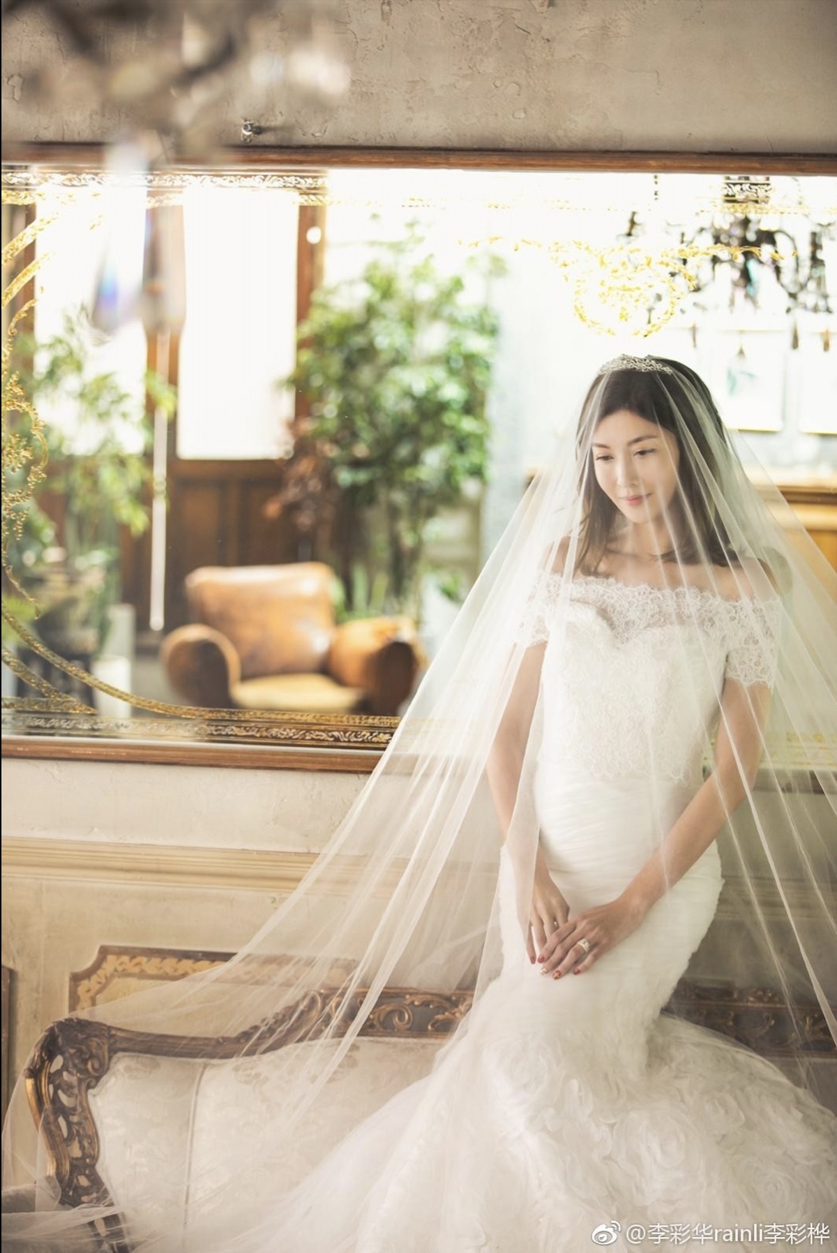 最終於2020年結束只有19個月的婚姻~