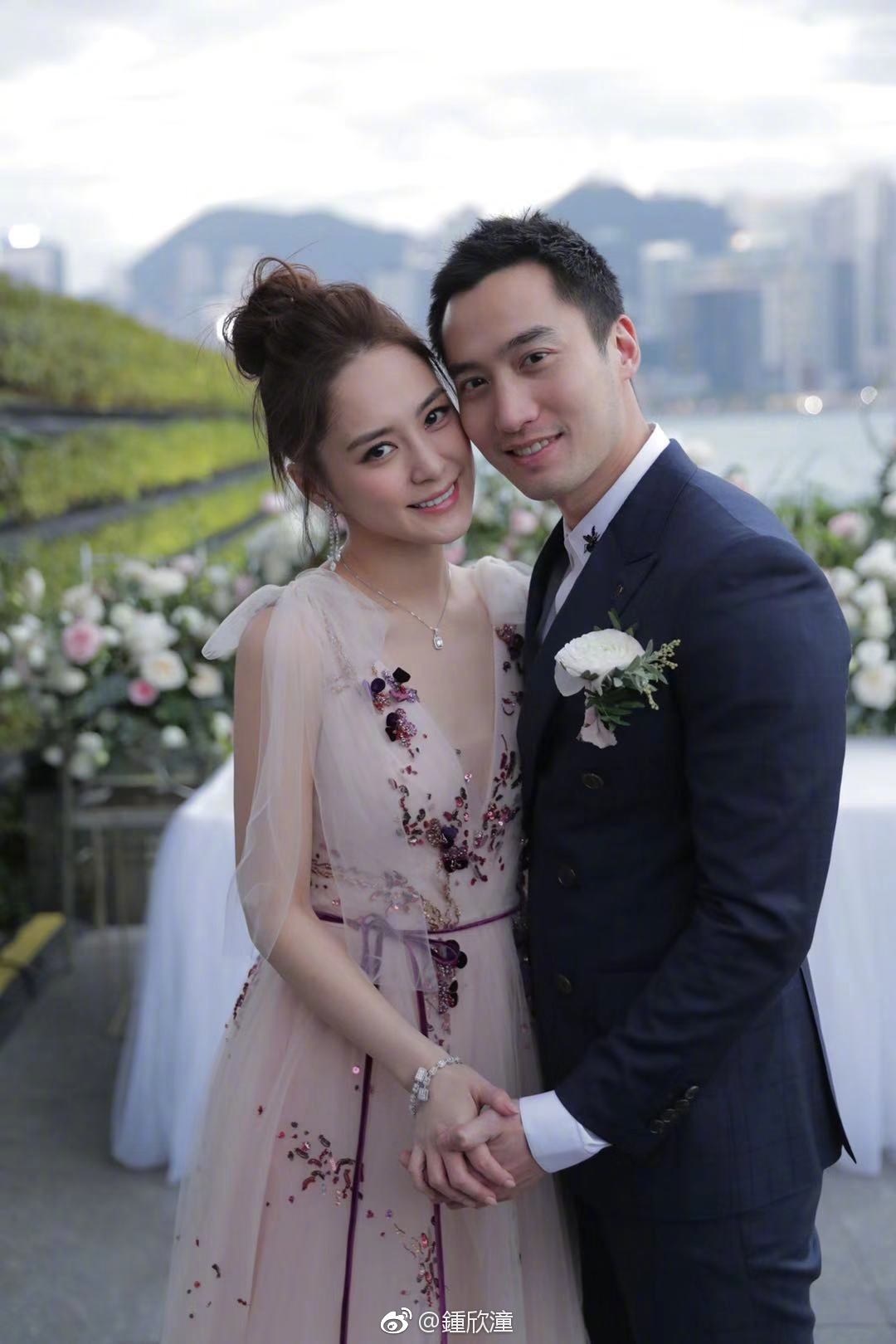 阿嬌與台灣有「醫界王陽明」之稱的賴弘國於2018年閃婚!