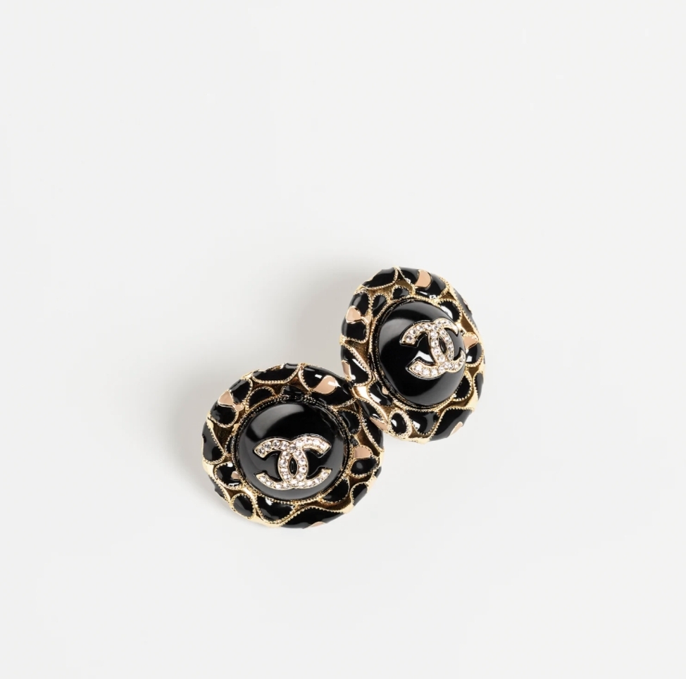 Chanel 金屬水晶耳環(HK$6,000)