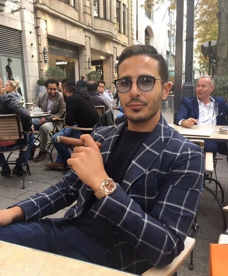 出獄後,Simon依舊繼續在IG分享其富貴的生活!