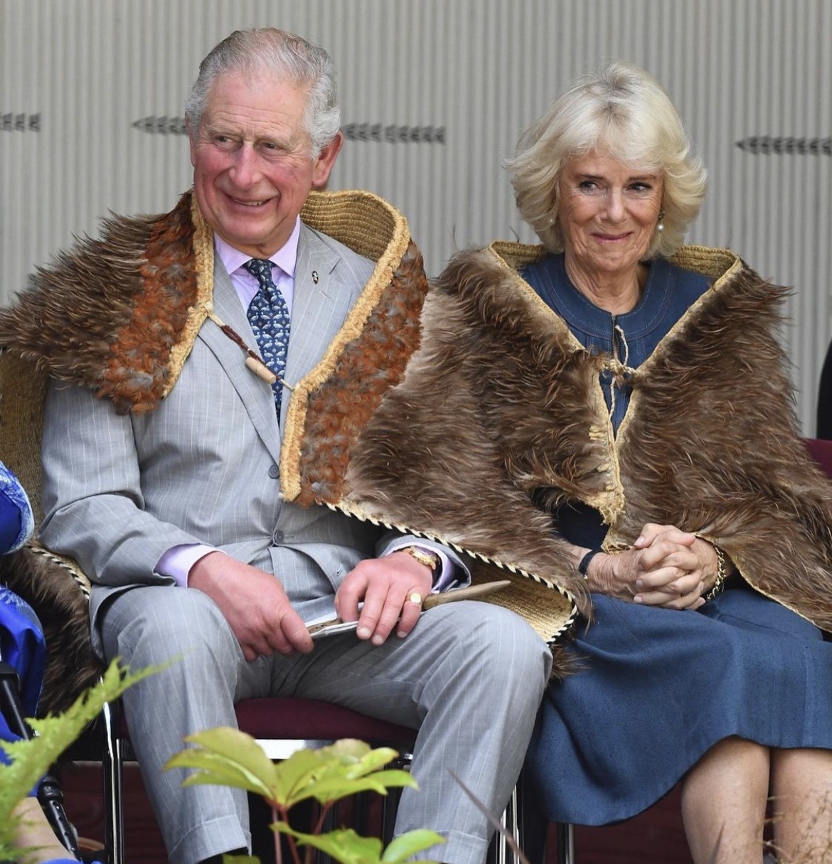 英女王更在文中提到,若果兒子查理斯日後成為國王,希望其妻子卡米拉能夠成為皇后~