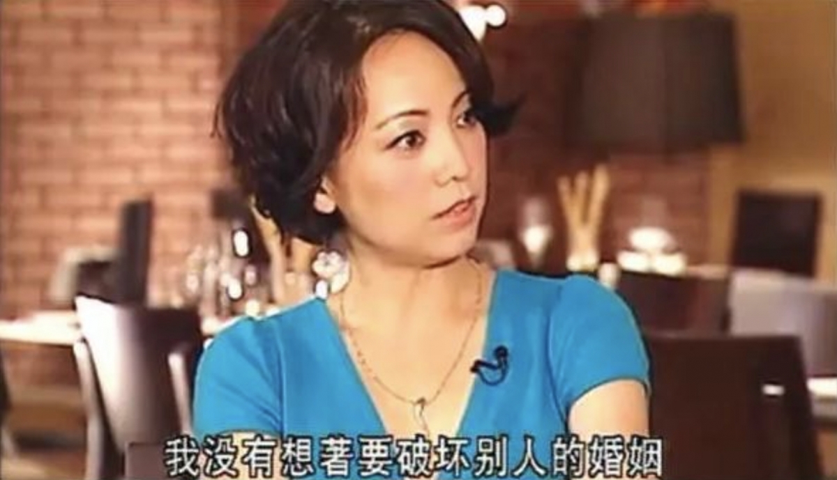 鄧萃雯亦在訪談節目《志雲飯局》中,重搵這段戀情~