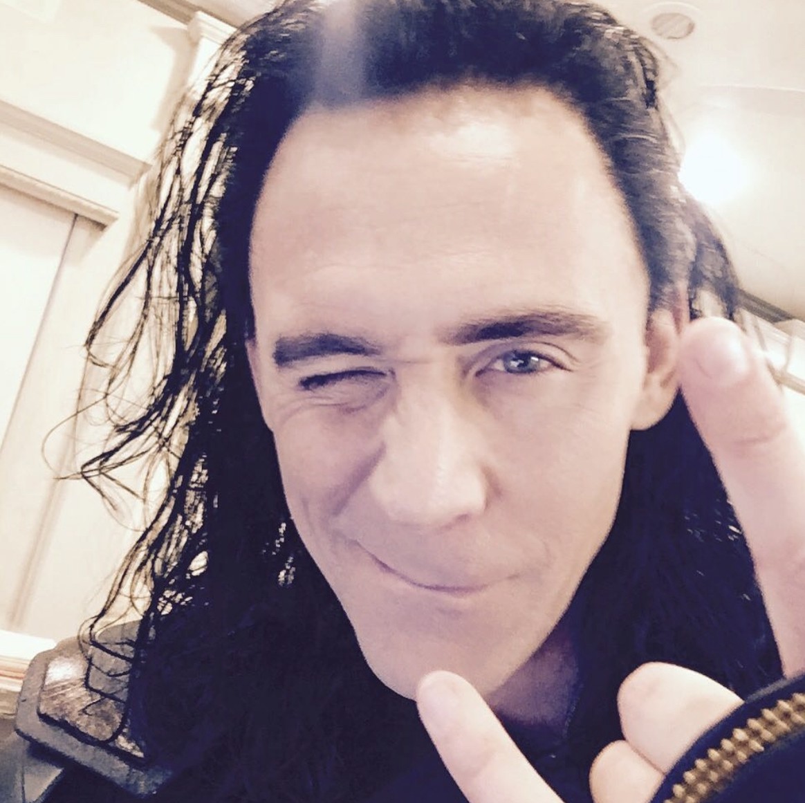41歲的英國男星 Tom Hiddleston 憑「邪神洛基」一角紅遍全球!