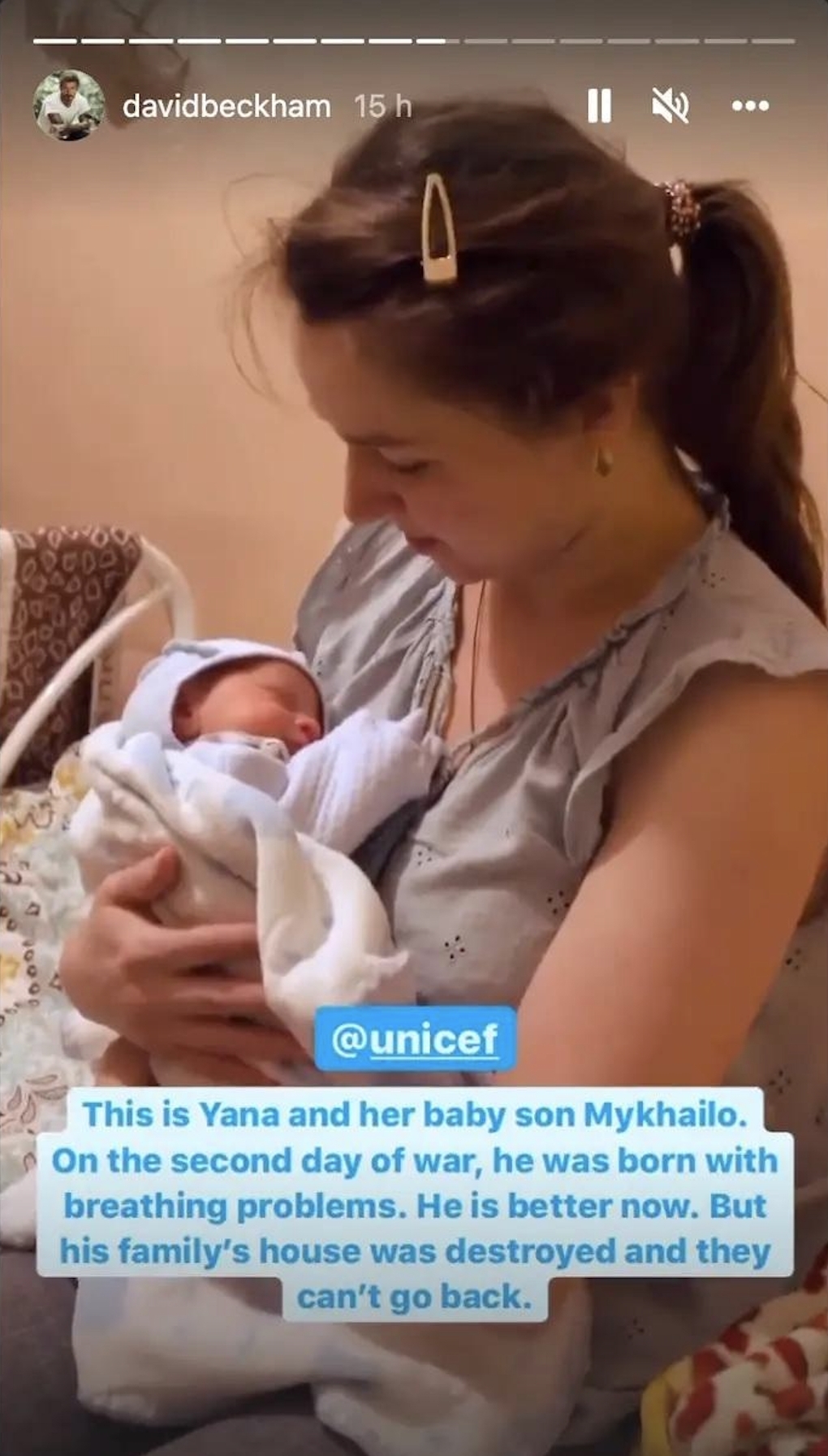 Iryna分享了一個名年輕母親Yana抱着兒子Mykhailo的影片!