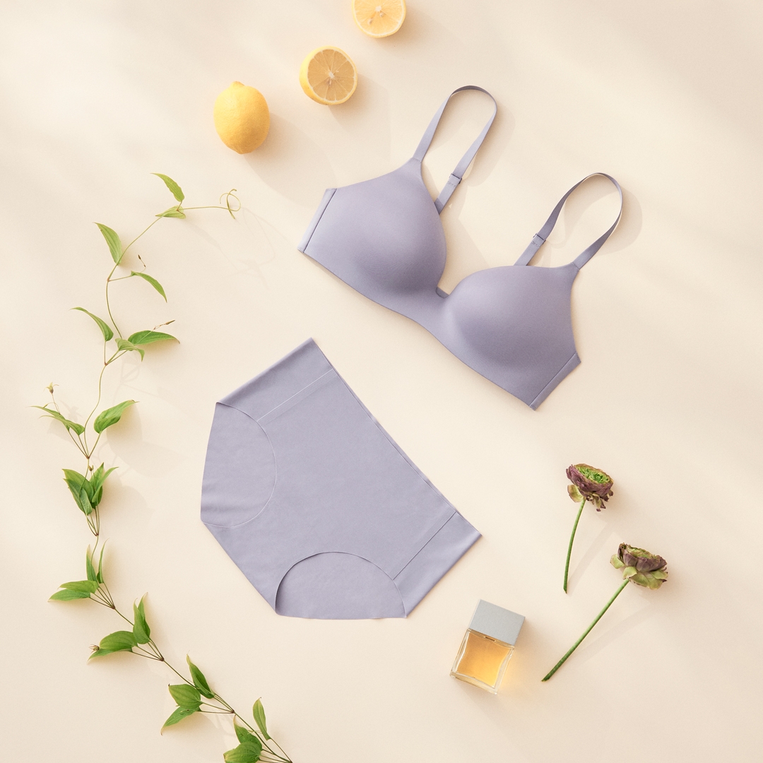 上：無鋼線胸圍[3D貼合]（紫色）$149｜下：AIRism超無縫內褲[三角•低腰]（紫色）$49